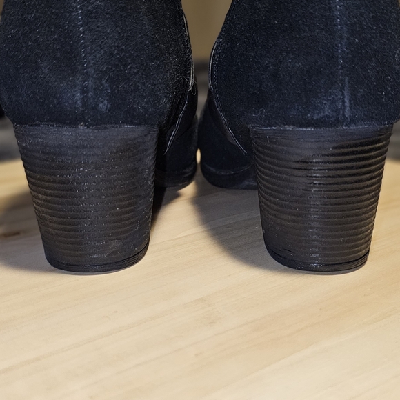 Sketchers Faux Suede Heeled Bootie with Faux Leather Wrapped Detail, Size 8 - Picture 6 of 12